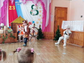 Театрализация сказки «Лиса и Заяц» Театрализация сказки «Лиса и Заяц».