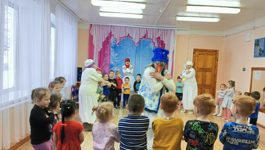 День рождения Снеговика День рождения Снеговика.